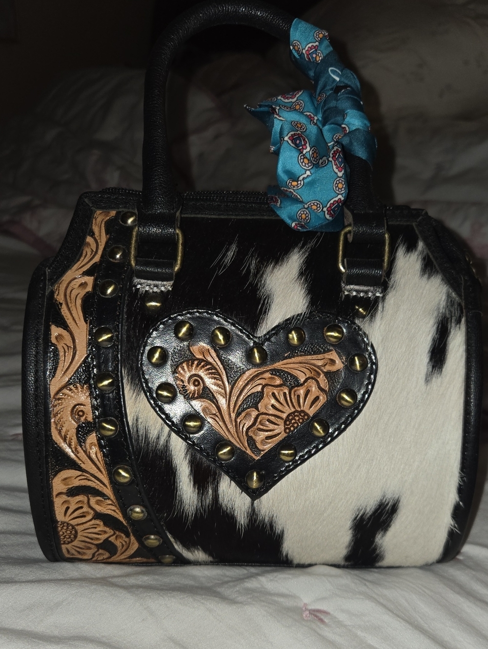 Cowhide Heart Accent Satchel Handbag - Black & White